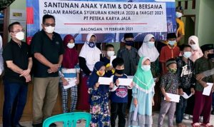 Pengerukan Perairan Kilang Balongan, 100 Anak Yatim Terima Santunan