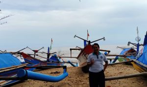 Prawita GENPPARI Jaga Kebersihan Pantai Karang Papak Garut Selatan