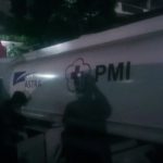 PMI Indramayu Suplai Air Bersih Untuk Pengungsi Dampak Tangki Terbakar