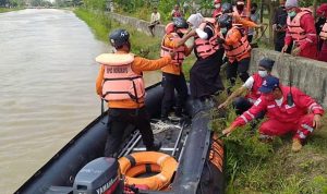 BPBD Kabupaten Indramayu Bersama Potensi SAR Gelar Simulasi Water Rescue