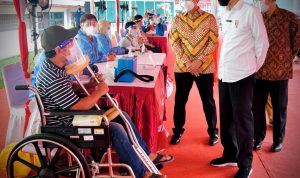 Tinjau Vaksinasi di Stadion Patriot, Presiden: Model Seperti Ini Agar Diterapkan di Daerah Lain