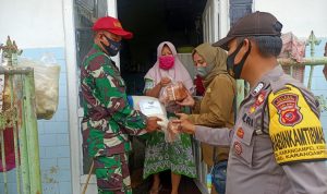 Pemdes Karangampel Kidul Salurkan Bantuan Sembako Bagi Warga Terpapar