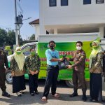 Serius Dukung PPKM Darurat, Kejari Indramayu Bagikan Sembako Kepada Masyarakat