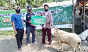 Pertamina RU VI Balongan Salurkan 108 Ekor Hewan Kurban Kepada Masyarakat Indramayu