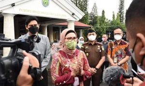 Bupati Nina Agustina: Bansos Segera Distribusikan Kepada Masyarakat Terdampak Pandemi Covid-19