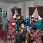 Lucky Hakim Wakil Bupati Indramayu Vaksinasi di Kejari Bersama Masyarakat