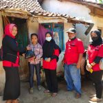 Peringati HUT RI KE 76, PAC PDIP Wongsorejo Bagikan Sembako & Vitamin