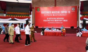 Presiden Jokowi Tinjau Vaksinasi Covid-19 bagi Masyarakat di Kota Balikpapan