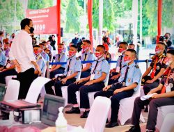 Presiden Joko Widodo Tinjau Vaksinasi di Kabupaten Ponorogo