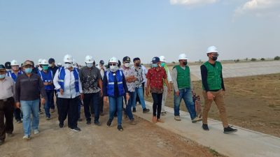 Pemda. Indramayu Perbaiki Tanggul Jebol Akibat Terjangan Banjir