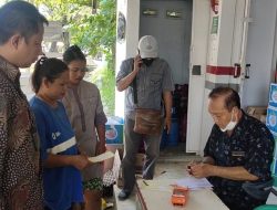 Nursyamsu dari Setditjen PFM Kemensos RI Pantau Langsung Penyaluran KKS di Indramayu