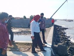 Dibangun Break Water Warga Desa Limbangan Trimakasih Kepada Bupati Indramayu