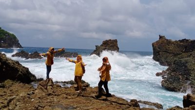 Prawita GENPPARI Lakukan Pemetaan dan Pegembangan Pantai Karang Tawulan