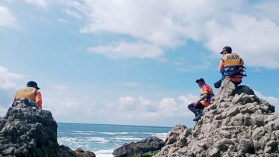 Seorang Warga Wates, Kulonprogo Terpelesat Saat Memancing