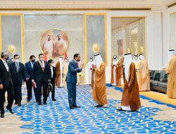 Tiba di Dubai, Presiden Jokowi Disambut Ruler of Dubai dan Saksikan Pertukaran Sejumlah Nota Kesepahaman