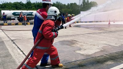 Pertamina Patra Niaga dan Astra Tol Cipali Gelar Simulasi Penanggulangan Kecelakaan Mobil Tangki