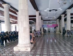 Jalan Indramayu Rusak, LSM GMBI Geruduk Pendopo