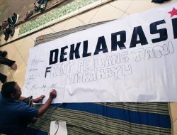 Sejumlah Petani Deklarasikan Front Pejuang Tani Indramayu