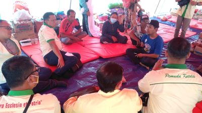 Ketua Umum Pemuda Katolik Turun Langsung ke Posko Pengungsian Erupsi Semeru bantu warga
