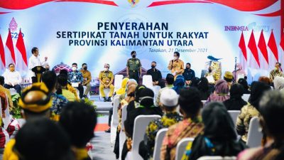 Presiden Jokowi Serahkan Sertifikat Hak Atas Tanah bagi Masyarakat di Kalimantan Utara