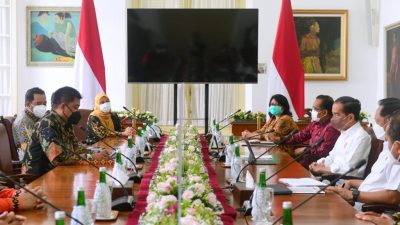 Presiden Terima Tim Seleksi Calon Anggota KPU dan Bawaslu 2022-2027