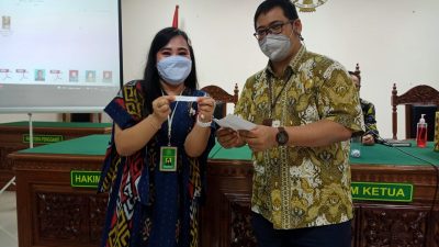 Pegawai Pengadilan Negeri Kelas 1B Dapat Reward Kinerja dan Performa