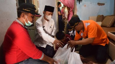 Gadis remaja penyandang disabilitas asal Desa Cidempet mendapat bantuan