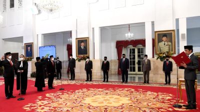 Presiden Joko Widodo Lantik Gubernur Lemhannas dan Kepala Badan Pangan Nasional