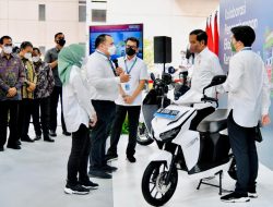 Presiden Luncurkan Kolaborasi Pengembangan Ekosistem Kendaraan Listrik