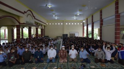 Kilang RU VI Balongan sebarkan energi kebaikan dengan berbagi kepada anak Yatim di Ponpes