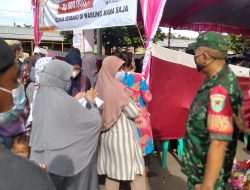Hindari Kerumunan, TNI atur antrian penyaluran BST di Indramayu