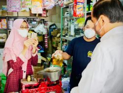 Presiden Cek Ketersediaan Minyak Goreng di Sejumlah Lokasi di Yogyakarta