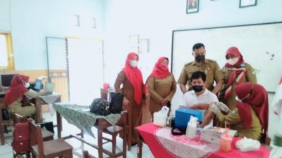 Tekan Laju Covid-19, Kecamatan Balongan laksanakan vaksinasi bagi pelajar dan masyarakat umum