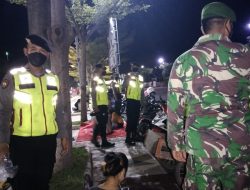 TNI Bersama Polri Imbau Masyarakat Indramayu Terapkan Protokol Kesehatan