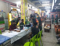 Bantu Percepat Target Vaksinasi, TNI di Indramayu Sisir Pengunjung Toserba