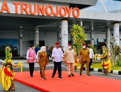 Resmikan Bandara Trunojoyo, Presiden: Tingkatkan Konektivitas Pulau-Pulau Sekitar Madura