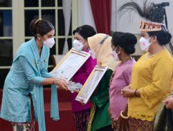 Ibu Iriana Jokowi Berikan Penghargaan bagi Perempuan Indonesia se-Tanah Air