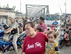 Tradisi beli baju baru, Pasar Tumpah Blok Pecuk dipenuhi pengunjung