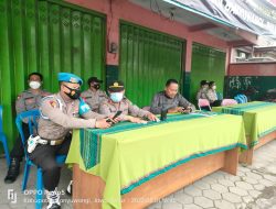 Cegah Tawuran, Kapolsek Singonjuruh & 2 Kades Bersiaga di Perbatasan