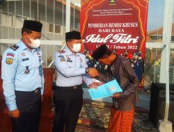Shalat Ied di Lapas Indramayu, 2 Narapidana Dapat Remisi Bebas