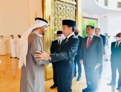 Singgah di Abu Dhabi, Presiden Jokowi Sampaikan Dukacita atas Wafatnya Sheikh Khalifa
