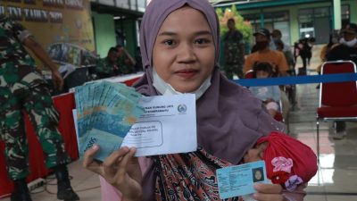 Ribuan Pedagang Dapat Bantuan Tunai Untuk Minyak Goreng