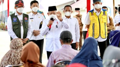Kepala BNPB Bersama Wapres RI Tinjau Huntap dan Huntara Sumbermujur