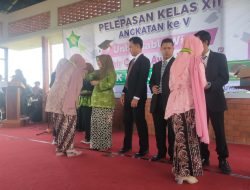 Pelepasan Dan Wisuda Kelas XII Angkatan Ke-V. Akhir Cerita Awal Realita SMK Darul Anwar Padang -Singojojuruh