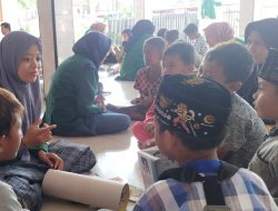 Bangun Literasi Desa Segeran, KKN IAIN Cirebon Adakan Taman Baca Lesehan