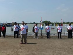 HUT RI Ke-77, SMSI Indramayu Gelar Upacara Bendera di Pantai Bali 2