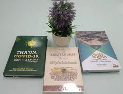 Imaam Yakhsyallah Dedikasikan Buku-bukunya untuk Perjuangan Palestina