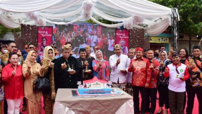 Bupati Nina Agustina Da'i Bachtiar Lepas Kirab dan Karnaval Budaya 2022 (Foto : Red)