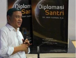 Memperkenalkan Diplomasi Santri di Negeri Paman Sam (Resensi Buku “Diplomasi Santri”)
