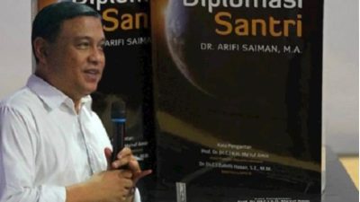 Memperkenalkan Diplomasi Santri di Negeri Paman Sam (Resensi Buku “Diplomasi Santri”)